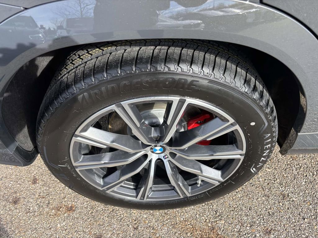 New 2026 BMW X6 xDrive40i w/ Climate Comfort Package image 10