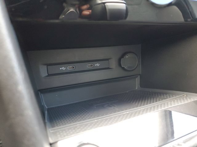 Certified 2023 Volkswagen Taos SE w/ Panoramic Sunroof Package FWD image 33