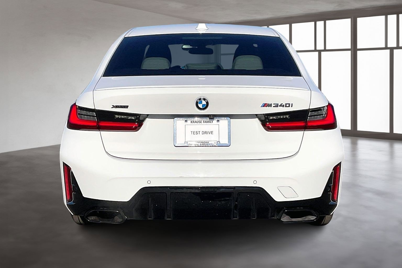 Used 2023 BMW M340i xDrive image 5