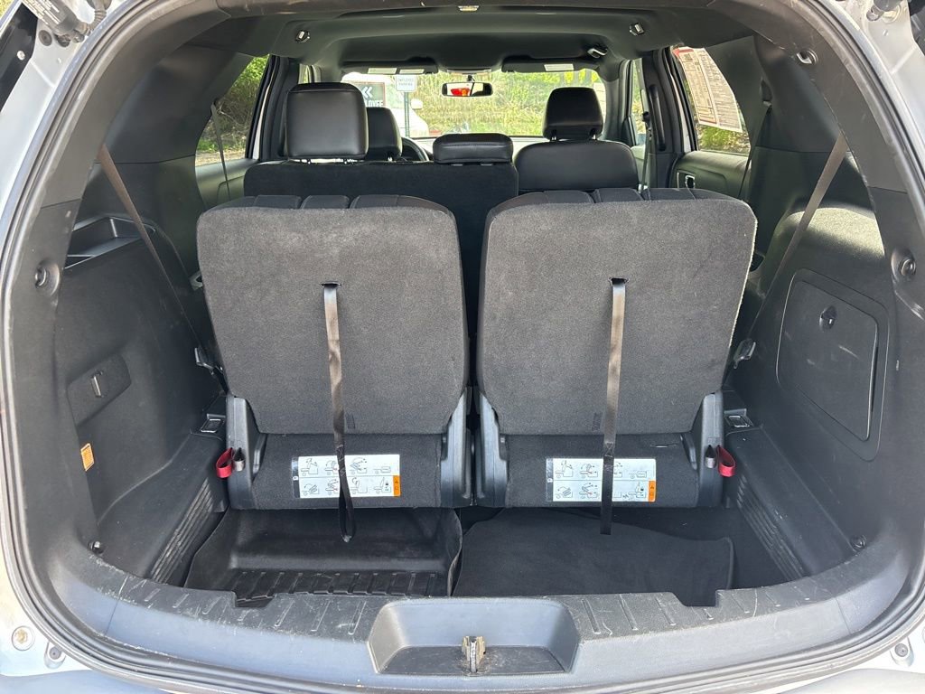 Used 2017 Ford Explorer XLT w/ Equipment Group 202A AWD/4WD image 32