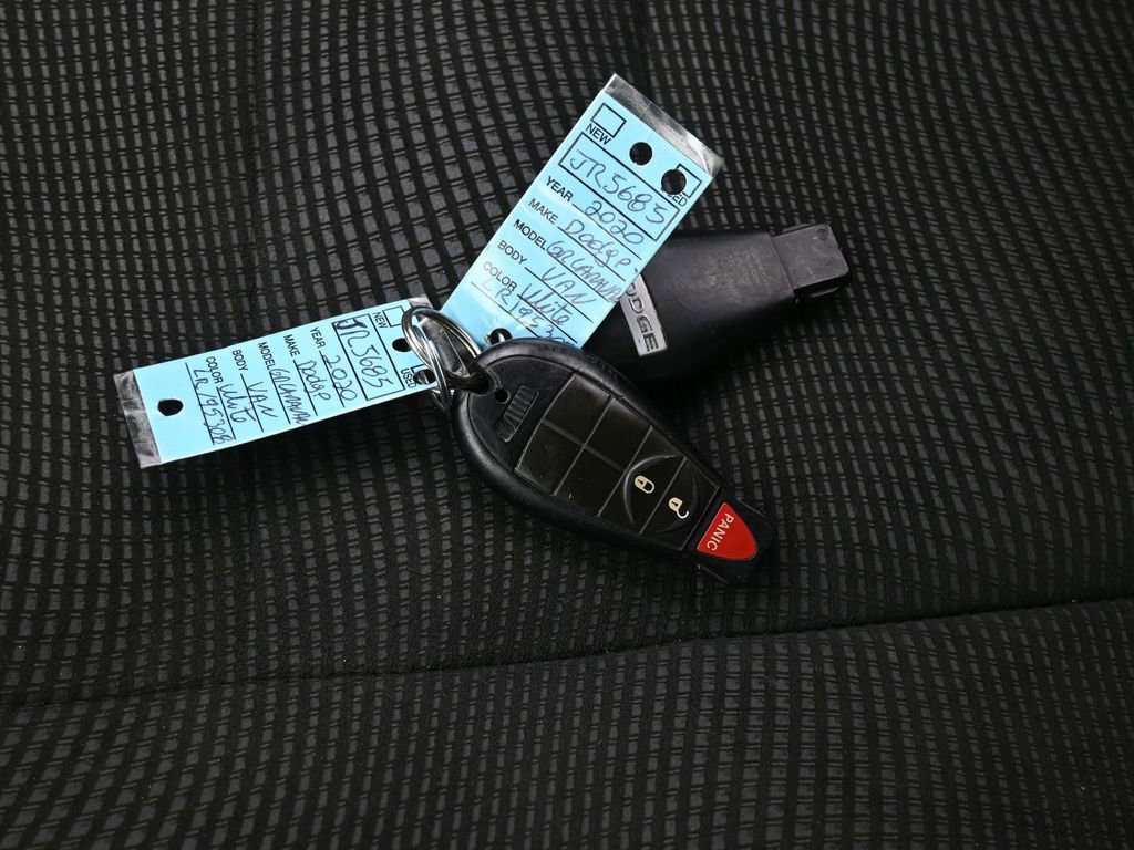 Used 2020 Dodge Grand Caravan SE image 18