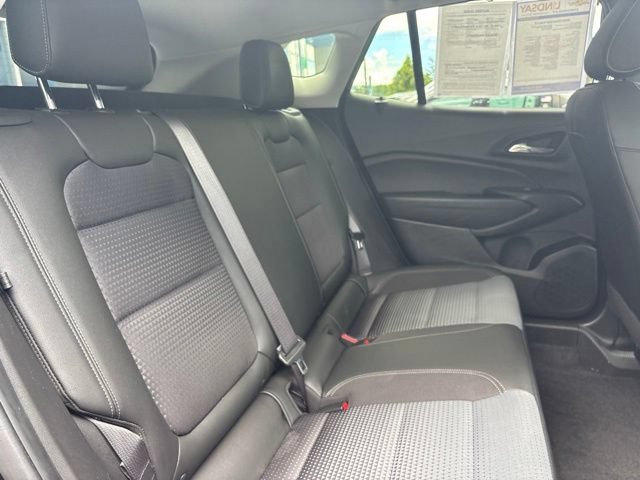 Used 2025 Chevrolet Trax LT FWD image 12