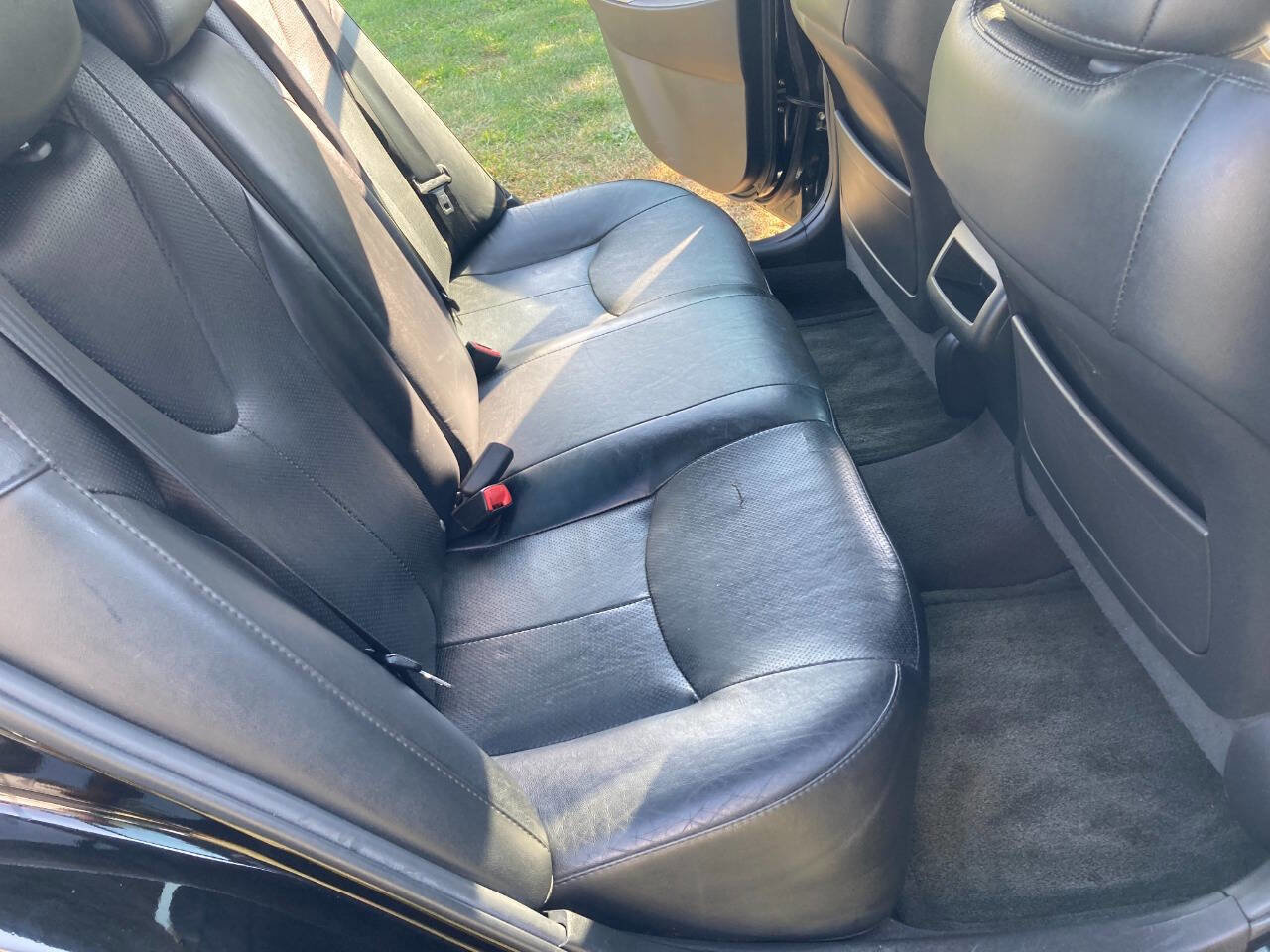 Used 2011 Toyota Camry XLE image 6