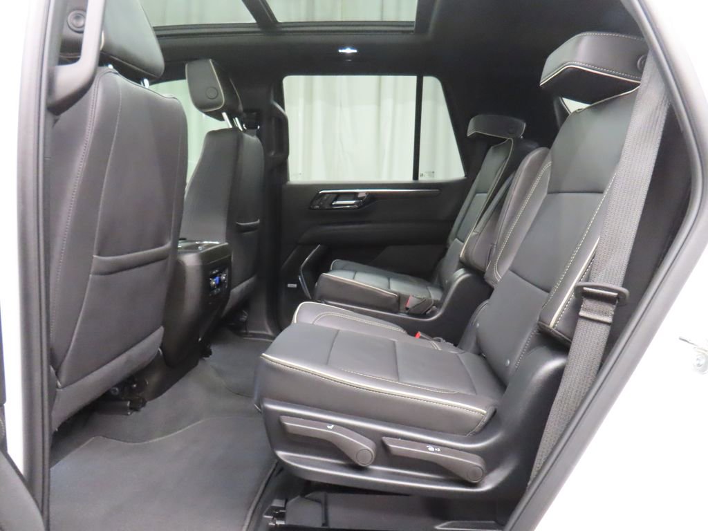 Used 2025 Chevrolet Tahoe Premier w/ Sun And Tow Package AWD/4WD image 13