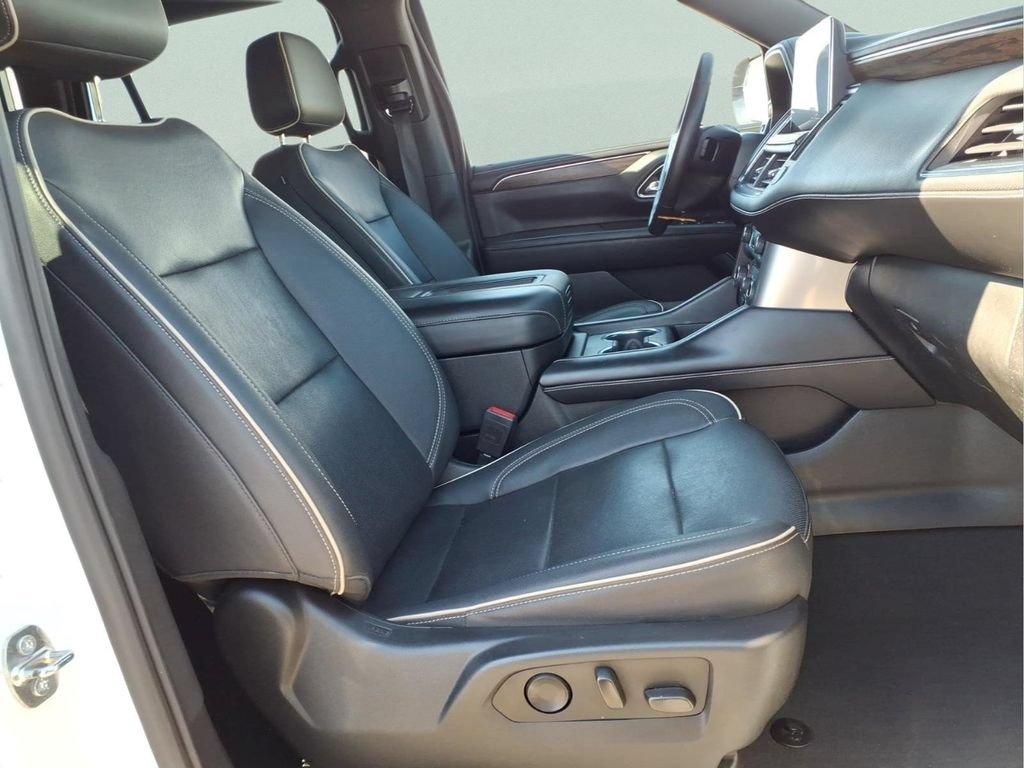 Used 2023 Chevrolet Tahoe Premier AWD/4WD image 14