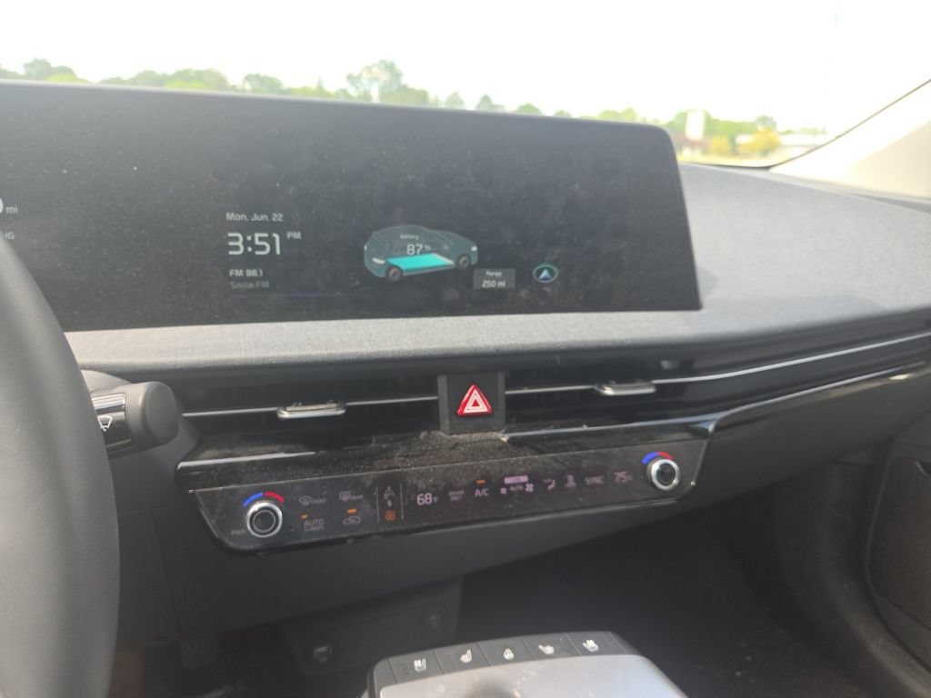 Used 2023 Kia EV6 Wind w/ Wind Technology Package AWD/4WD image 17