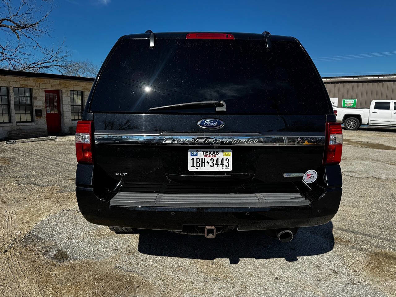 Used 2015 Ford Expedition XLT w/ Equipment Group 202A image 16