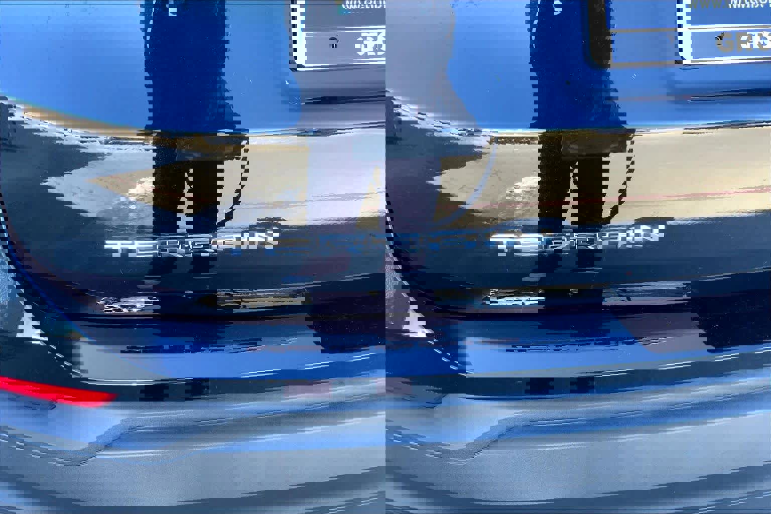 Used 2022 GMC Terrain SLE image 26