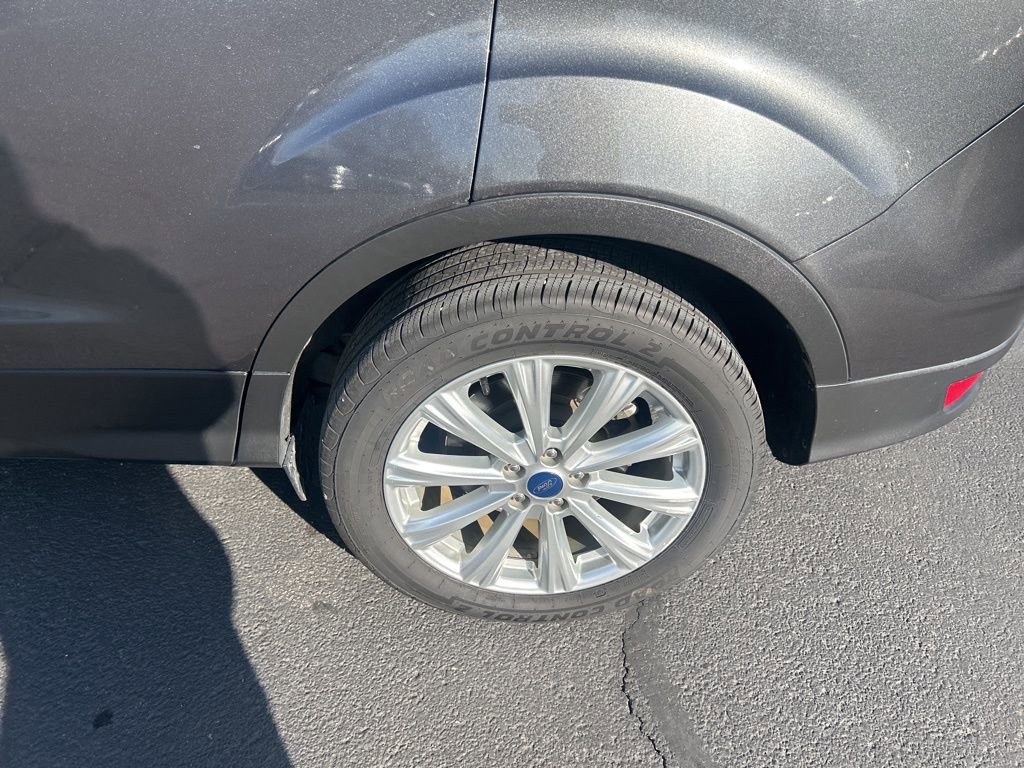 Used 2019 Ford Escape SEL image 17