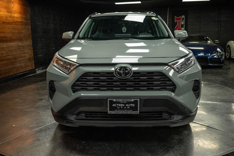 Used 2021 Toyota RAV4 XLE image 3