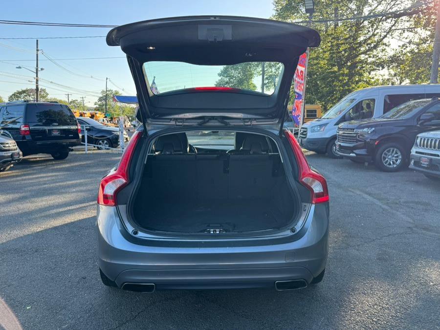 Used 2017 Volvo V60 T5 Premier w/ Convenience Package AWD/4WD image 9