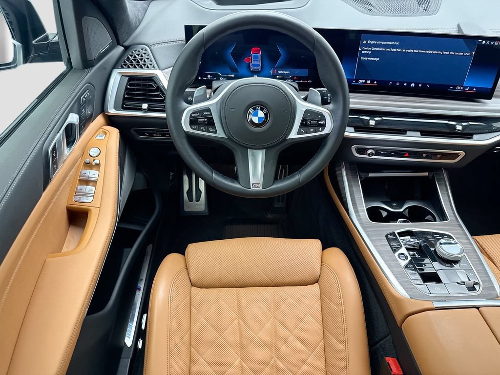 Used 2024 BMW X7 xDrive40i w/ M Sport Package AWD/4WD image 10