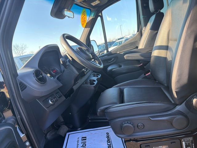 Used 2019 Mercedes-Benz Sprinter 2500 image 12