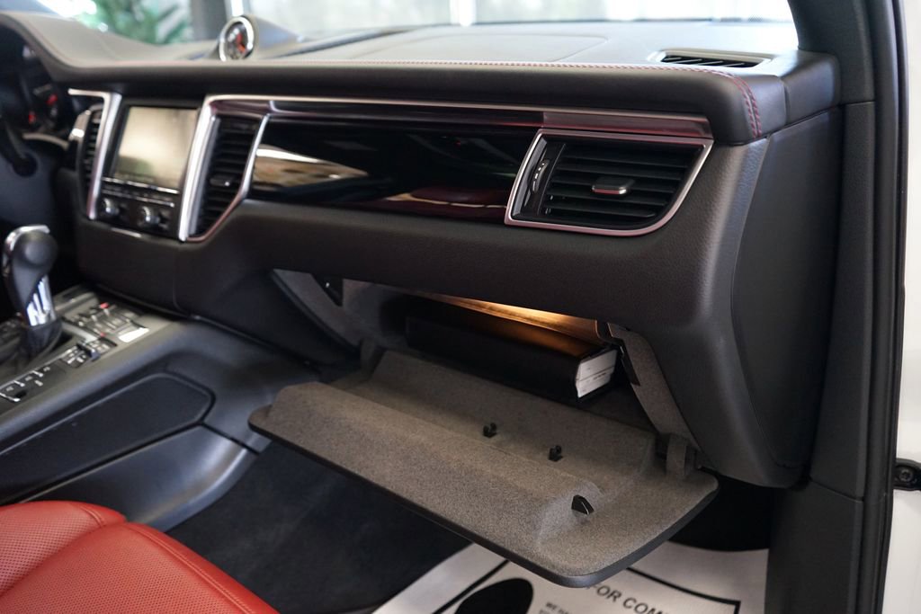 Used 2015 Porsche Macan S w/ Premium Package Plus image 50