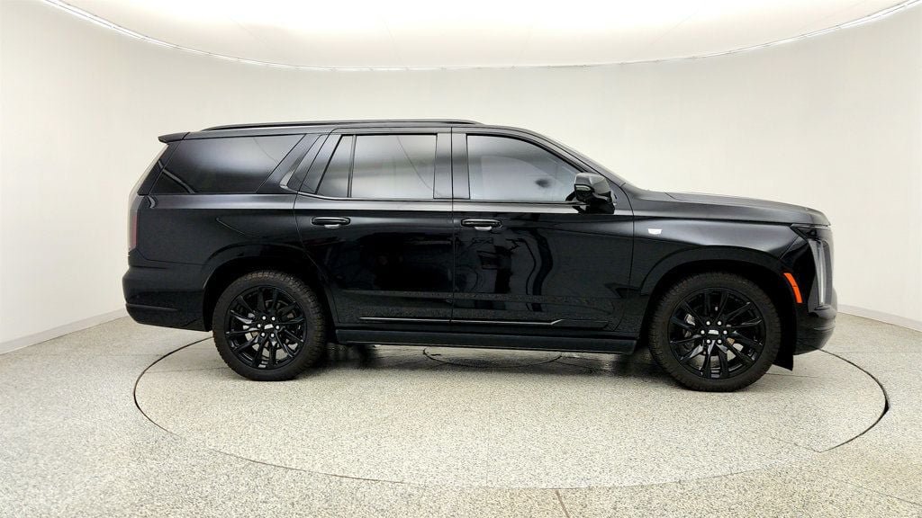 Used 2025 Cadillac Escalade Sport Platinum w/ LPO, ONYX Package AWD/4WD image 4