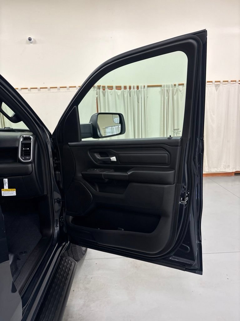 New 2026 RAM 1500 Express AWD/4WD image 27