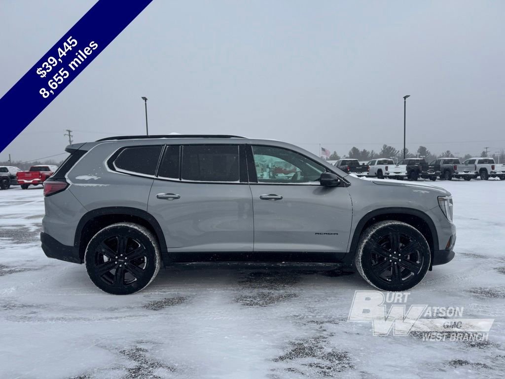 Used 2025 GMC Acadia Elevation w/ Black Edition image 8