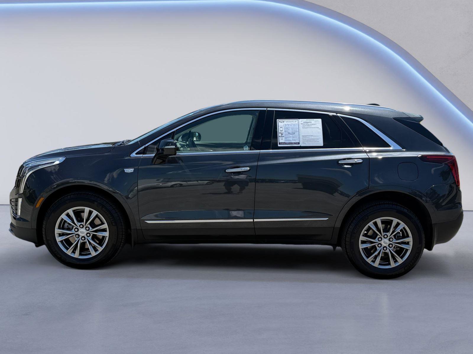 Used 2023 Cadillac XT5 Premium Luxury w/ LPO, Floor Liner Package AWD/4WD image 6