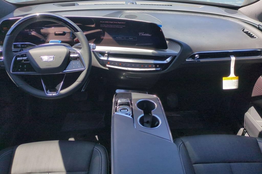 New 2026 Cadillac Lyriq Luxury AWD/4WD image 14