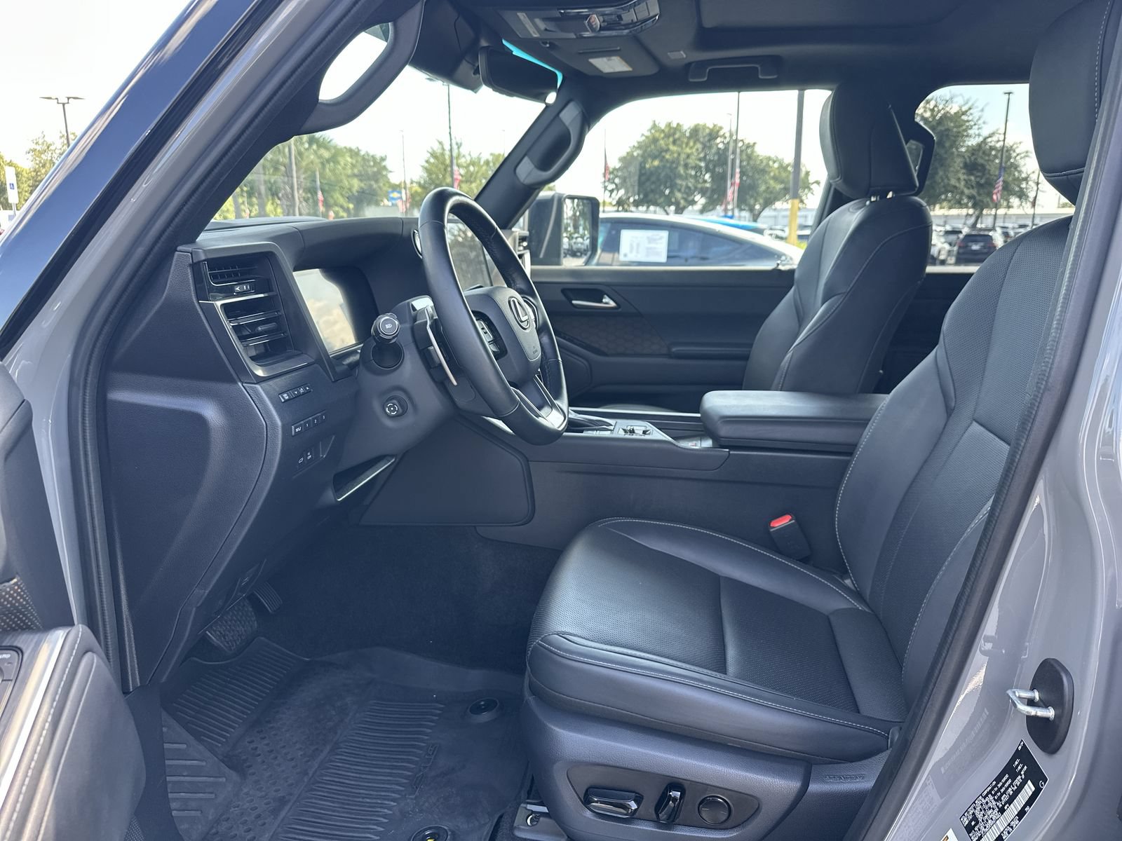 Used 2024 Lexus GX 550 w/ Cold Area Package AWD/4WD image 16