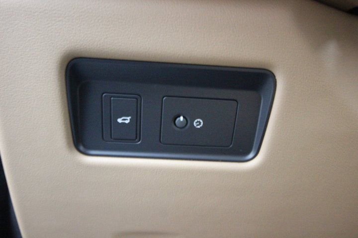 Used 2021 Jaguar F-PACE S image 15