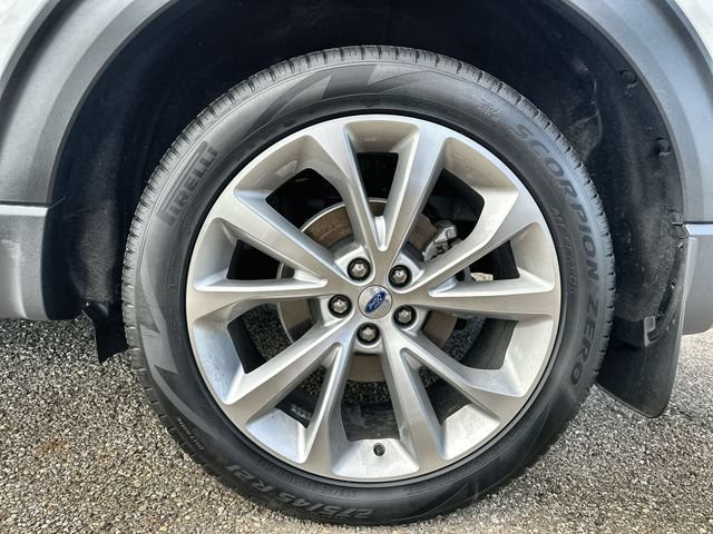Used 2024 Ford Explorer Platinum w/ Technology Package AWD/4WD image 21