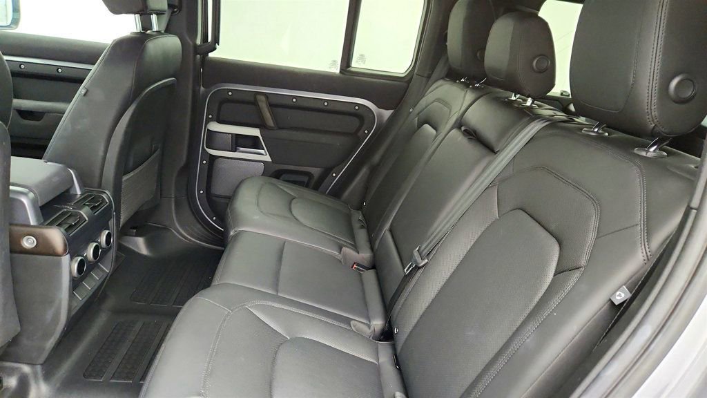 Used 2023 Land Rover Defender 110 S image 26