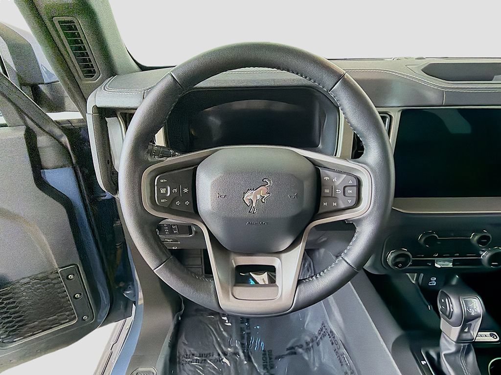 Used 2025 Ford Bronco Outer Banks AWD/4WD image 32