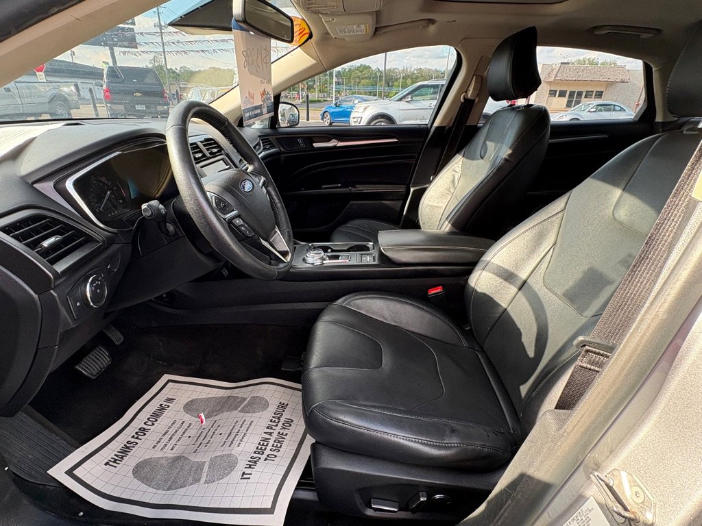 Used 2020 Ford Fusion Titanium FWD image 8