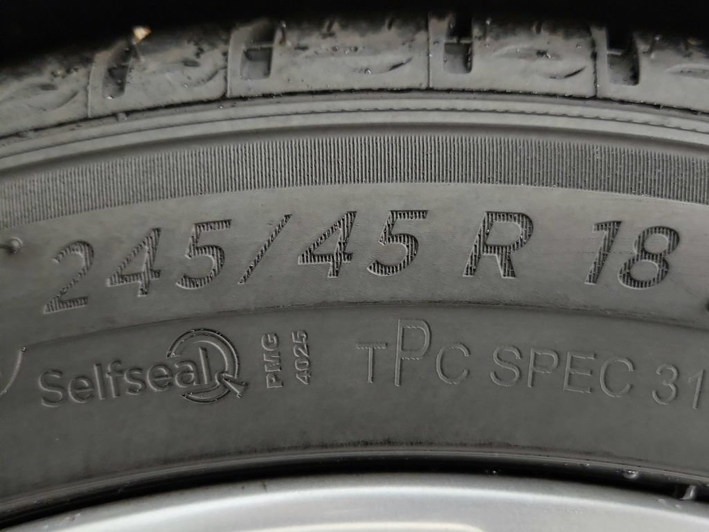 Used 2017 Mercedes-Benz E 300 4MATIC image 36