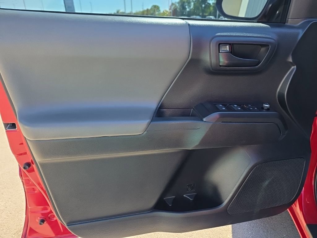 Used 2018 Toyota Tacoma SR w/ SR Convenience Package AWD/4WD image 15