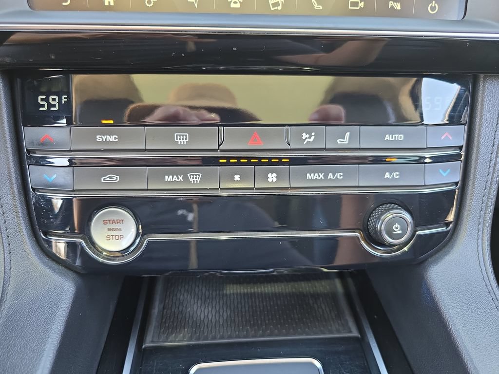 Used 2019 Jaguar F-PACE Prestige AWD/4WD image 27
