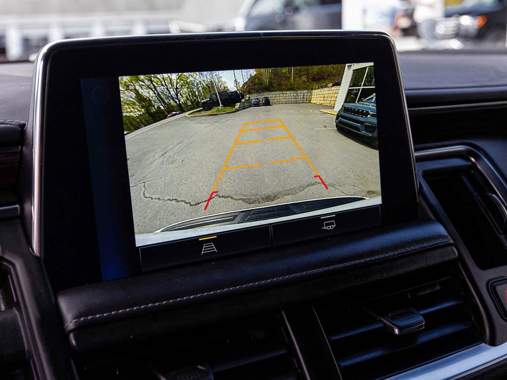 Used 2022 Chevrolet Suburban LT AWD/4WD image 19