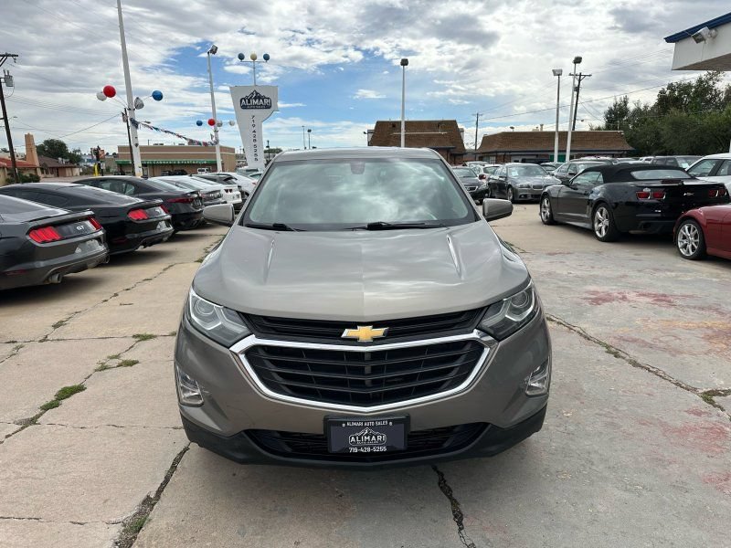 Used 2018 Chevrolet Equinox LT FWD image 2