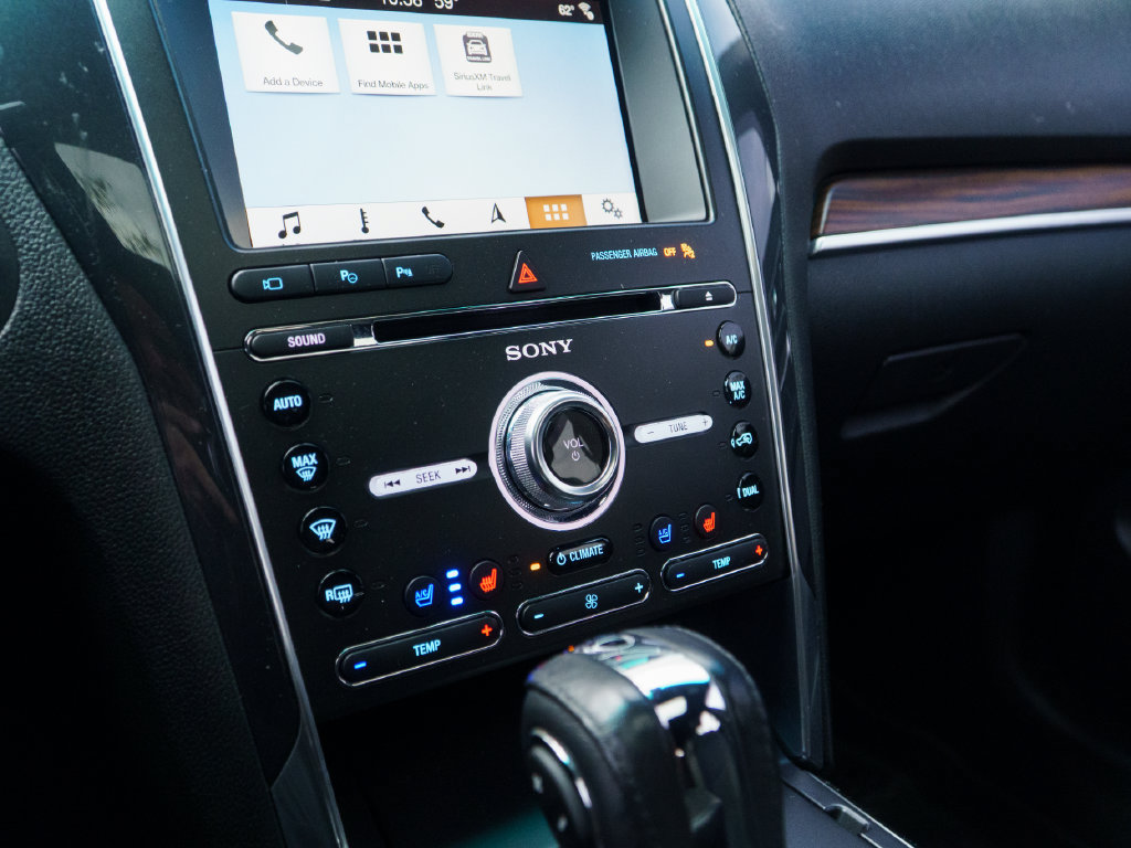 Used 2018 Ford Explorer Limited w/ Equipment Group 301A AWD/4WD image 27