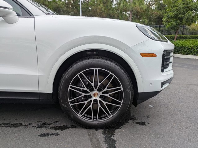 Certified 2025 Porsche Cayenne AWD/4WD image 11