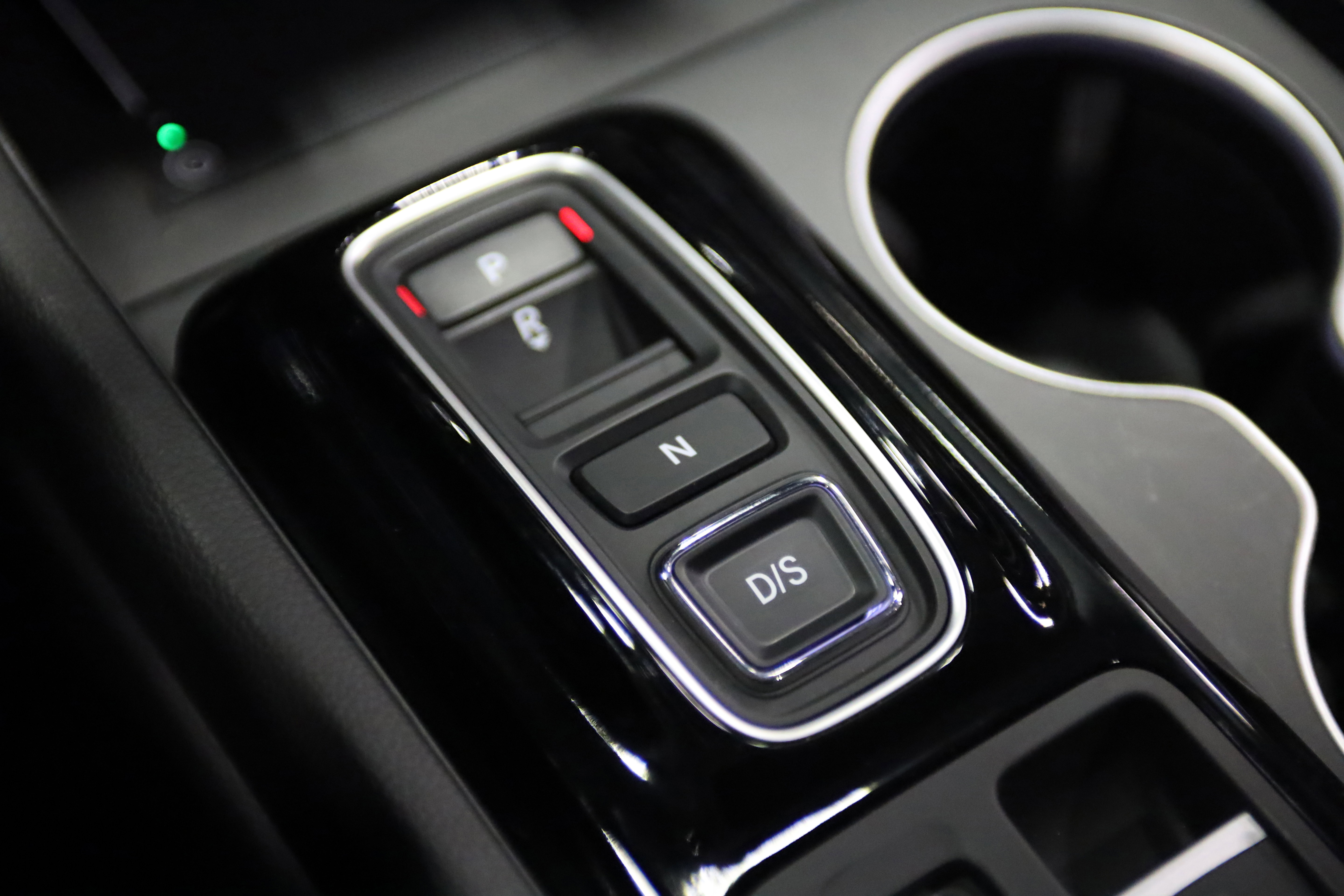 Used 2025 Honda Pilot Elite image 32