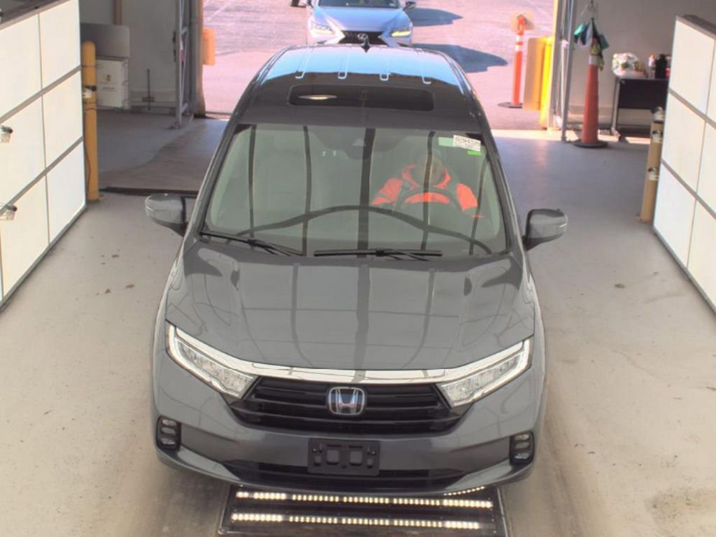 Used 2023 Honda Odyssey EX-L image 2