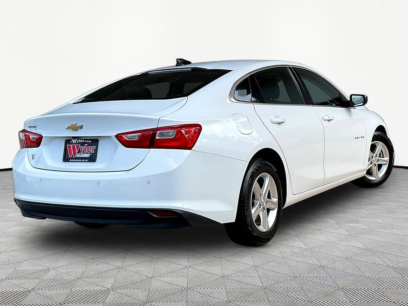 Used 2022 Chevrolet Malibu LS w/ Driver Confidence Package II FWD image 6