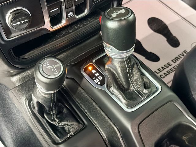 Used 2024 Jeep Wrangler Unlimited Sahara w/ Technology Group AWD/4WD image 17