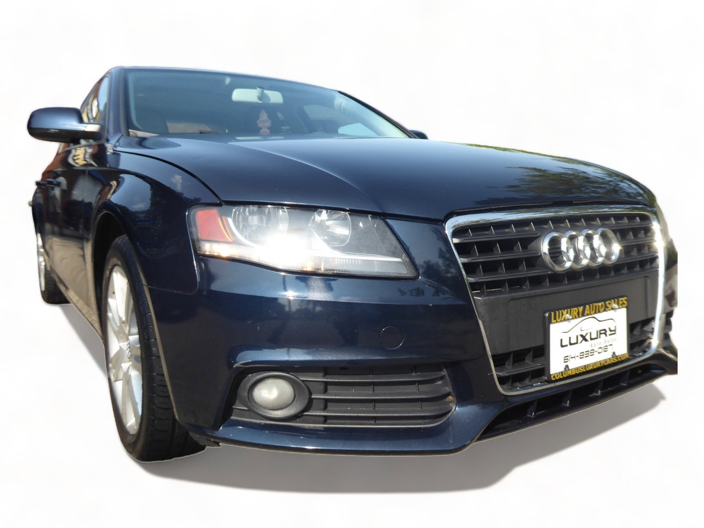 Used 2010 Audi A4 2.0T Premium image 1