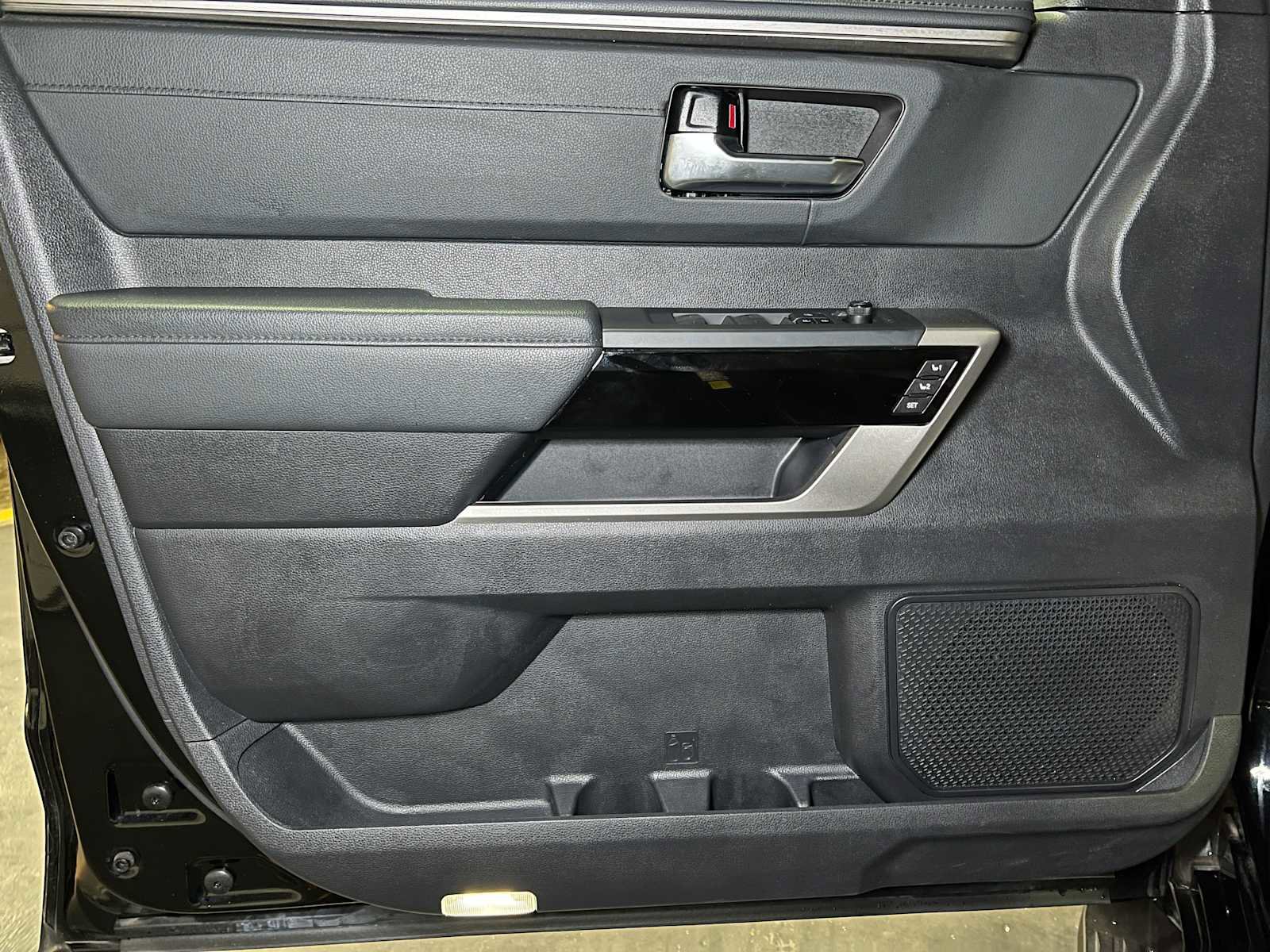 Used 2023 Toyota Sequoia Limited image 22