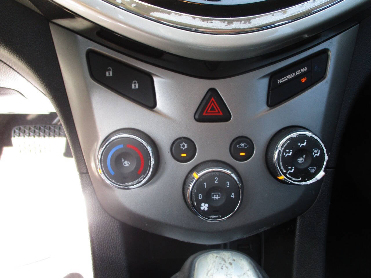 Used 2018 Chevrolet Sonic Premier FWD image 11