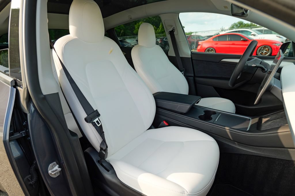 Used 2023 Tesla Model Y Long Range AWD/4WD image 36