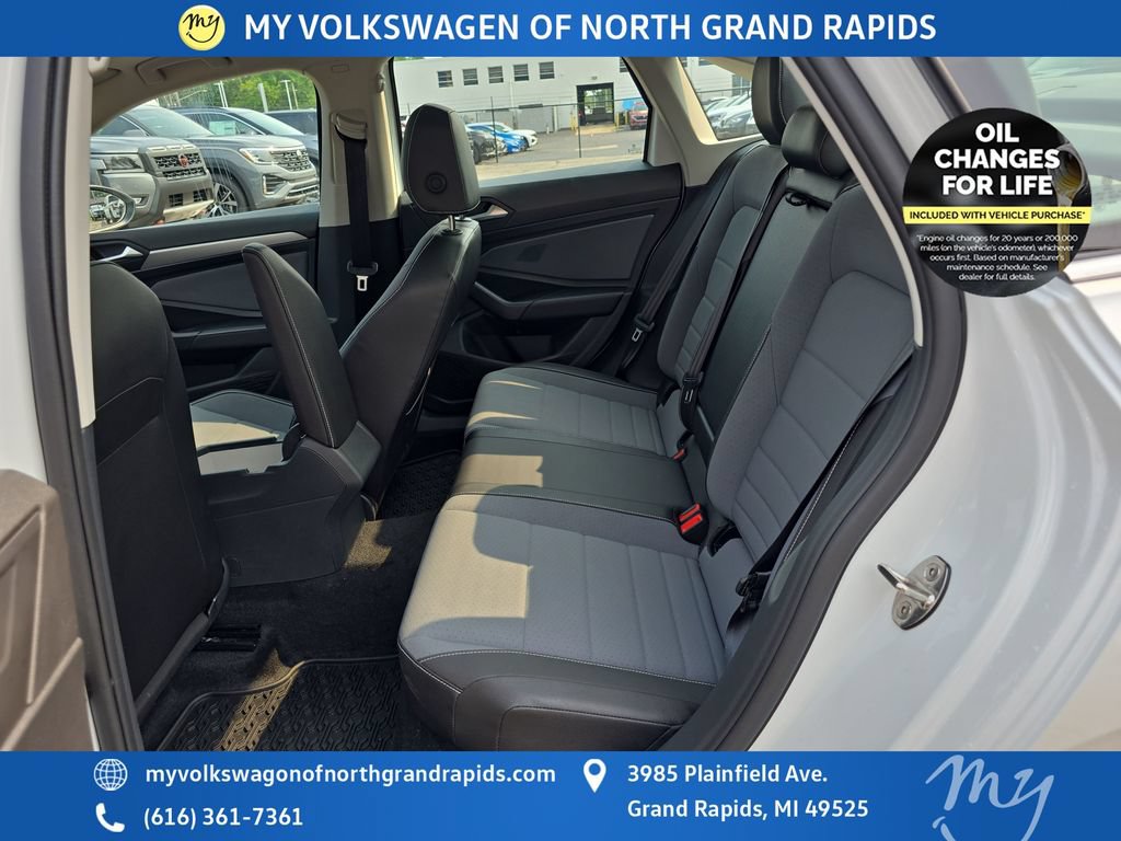Used 2025 Volkswagen Jetta SE w/ Sunroof Package FWD image 29