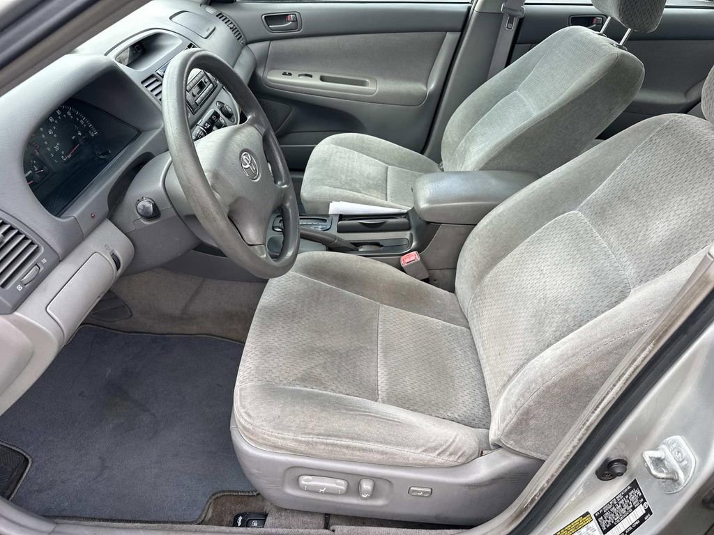 Used 2004 Toyota Camry LE FWD image 18