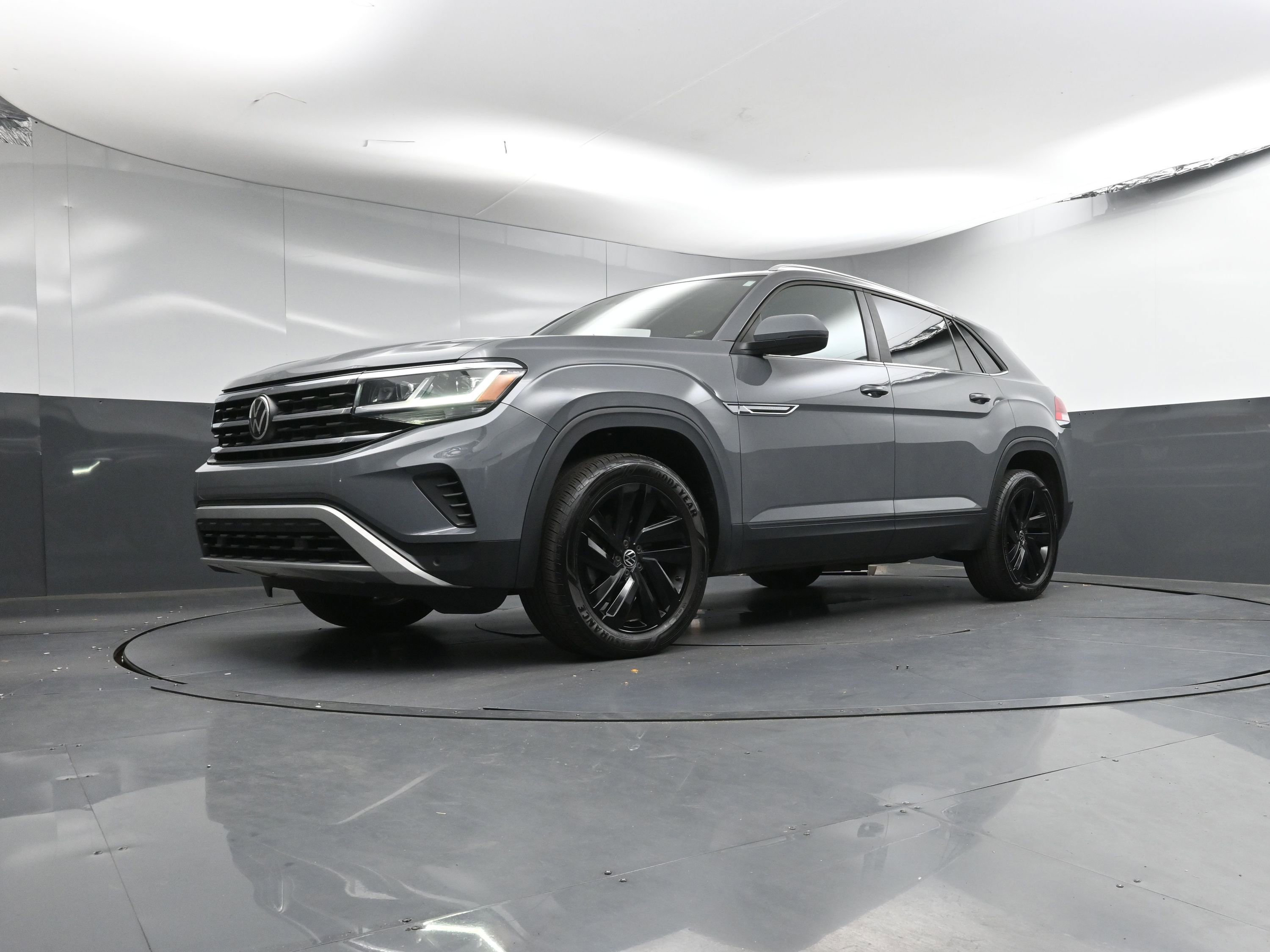 Used 2023 Volkswagen Atlas Cross Sport SE image 29