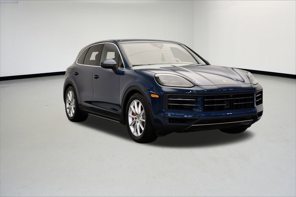 Used 2024 Porsche Cayenne S image 9