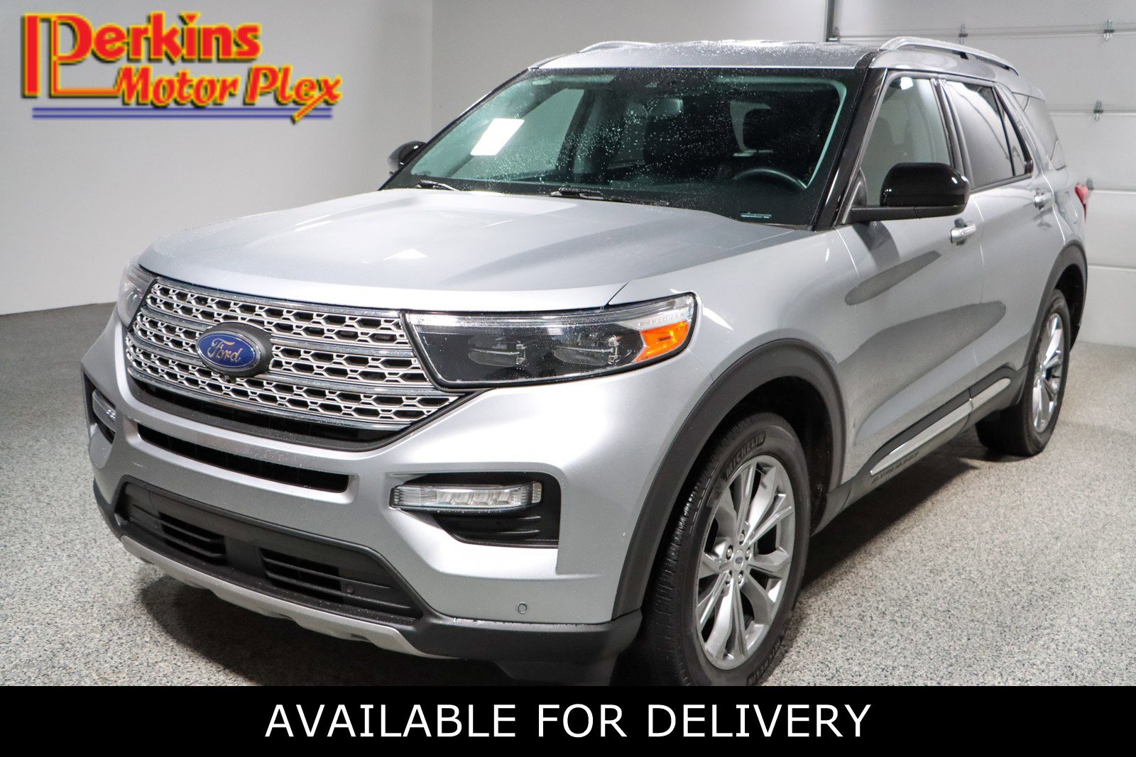 Used 2023 Ford Explorer Limited AWD/4WD image 1