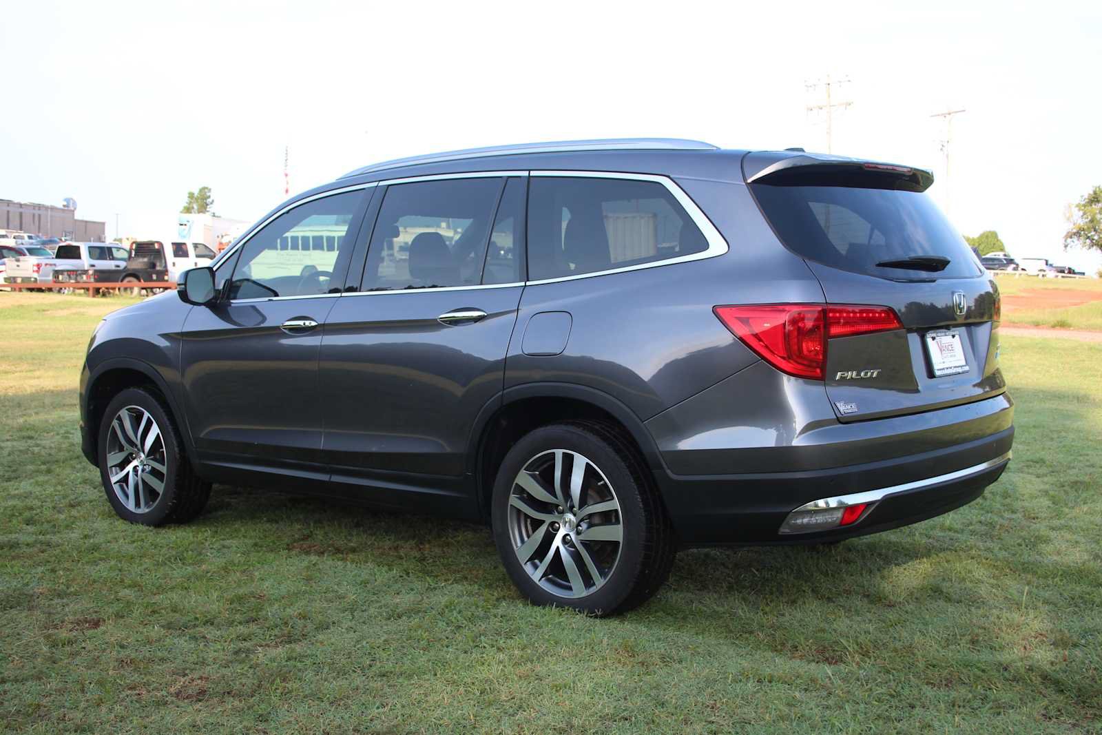 Used 2017 Honda Pilot Touring image 7
